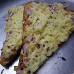 A picture of Simple Bread Pizza.