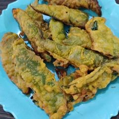 A picture of Arbi Leaves Fritters (Advina Khadkhadiya).