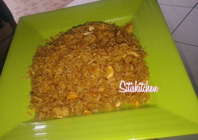 Nasi goreng telur