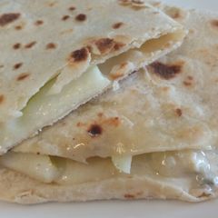 Piadina Pera e Zola - pear and Gorgonzola piadina A picture of Piadina Pera e Zola - pear and Gorgonzola piadina.