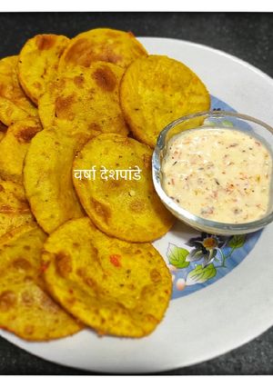 बटाटा पुरी (Batata Puri Recipe In Marathi) रेसिपी चे मुख्य फोटो 