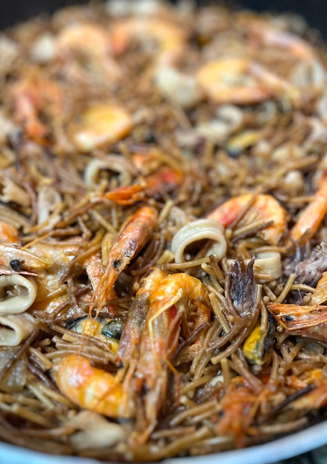Una foto de Fideuá de marisco de mi madre