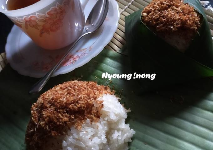 Bagaimana Menyiapkan Ketan Serundeng yang Menggugah Selera