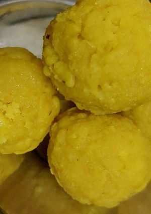 बूंदी के लड्डू(bundi ke laddu recipe in hindi) रेसिपी मुख्य फोटो