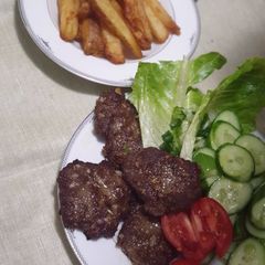A picture of Chapli kebab.