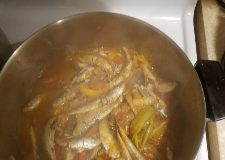 Bahan-bahan Ikan sarden basah masak saos tomat Sederhana dan Mudah Dibuat