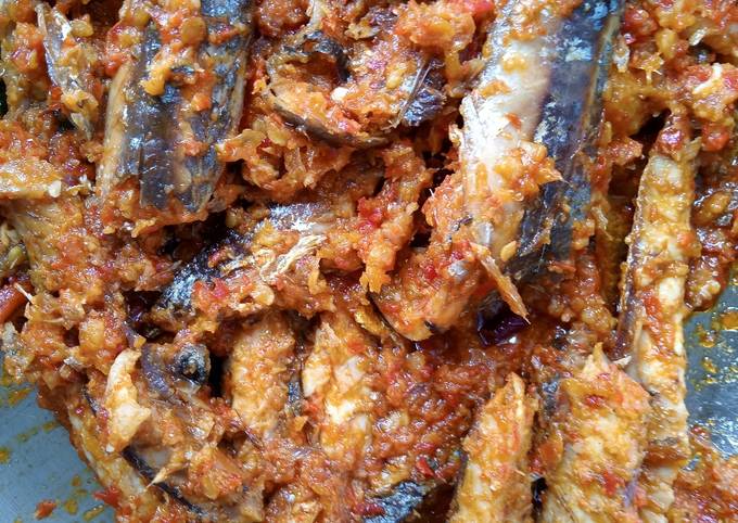 How to Make Yummy Sambal ikan cue