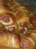 Pretzel hot dogs / perros calientes envueltos en pretzel