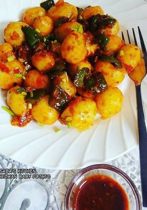 A picture of Schezwan Potatoes.