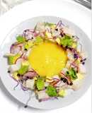Ceviche de merluza con salsa de mango y jengibre