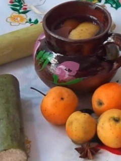Una foto de Ponche de frutas navideño