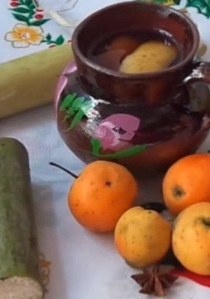 Una foto de Ponche de frutas navideño