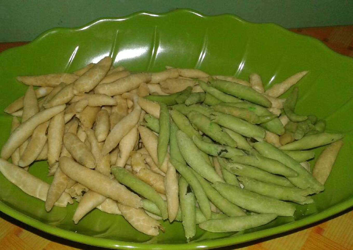 Kue cendol keju seledri renyah