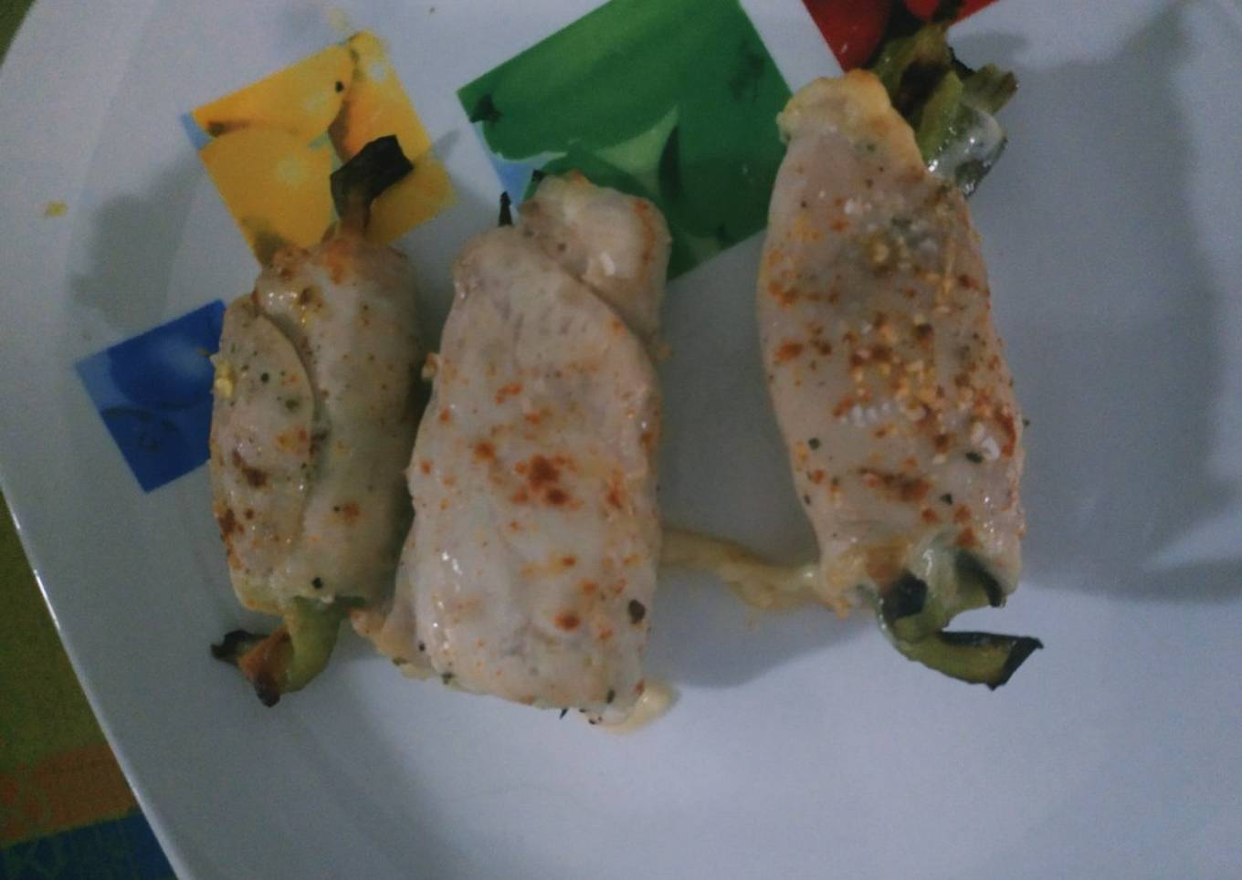 Rollos de pechuga de pollo rellena al horno