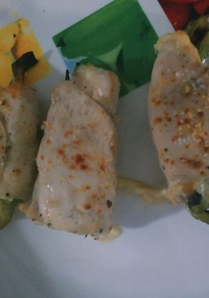 Una foto de Rollos de pechuga de pollo rellena al horno