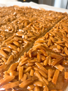 A picture of Caramel Almond cookies.
