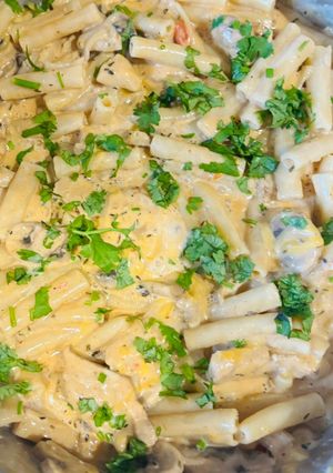 A picture of Marry me chicken and mushroom pasta.