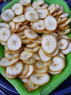 કેળા વેફર્સ (Banana Wafers Recipe In Gujarati) રેસીપી મુખ્ય ફોટો