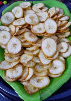 કેળા વેફર્સ (Banana Wafers Recipe In Gujarati) રેસીપી મુખ્ય ફોટો
