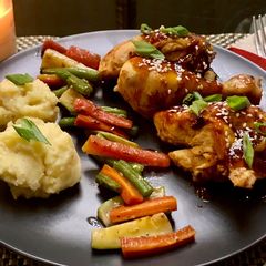 A picture of Honey garlic siracha chicken.
