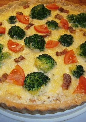 Baconos, brokkolis quiche recept fotója