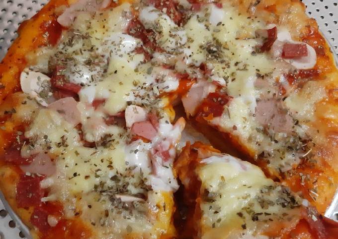 Pizza enak, simpel dan mudah (tanpa ulen)