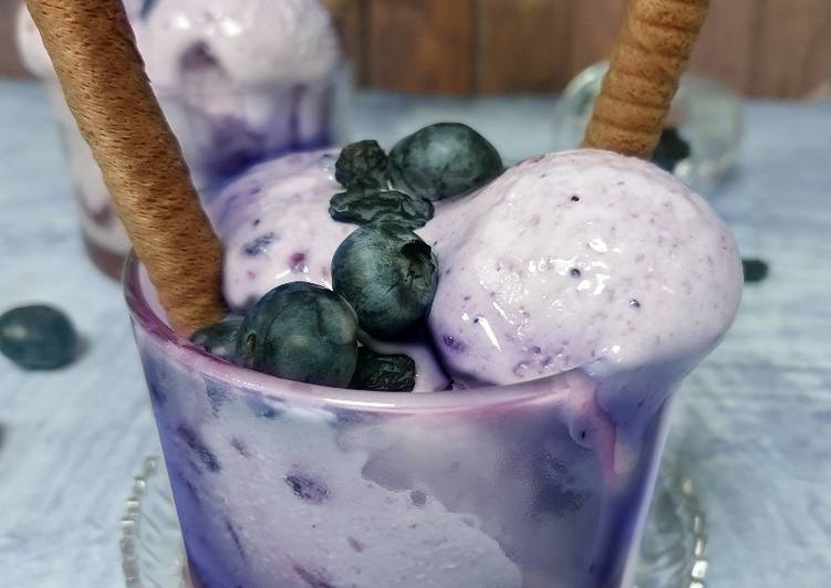 Easiest Way to Make Quick Currant and Berry frozen yogurt