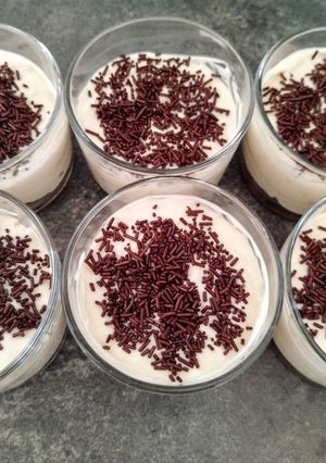 Una foto de Tiramisú individual en vasito a tu gusto