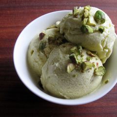 A picture of Pistachio Ice Cream.