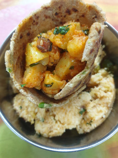 રાજગરા ના થેપલા (Rajgira Thepla Recipe In Gujarati) રેસીપી મુખ્ય ફોટો