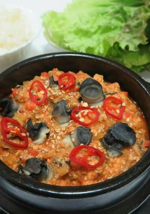 Hình của món Ốc sốt rau củ 우렁쌈밥.