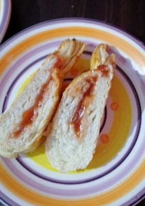 Una foto de Rosca rellena de membrillo