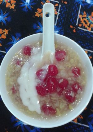 Hình của món Chè Bưởi Lá Cẩm.