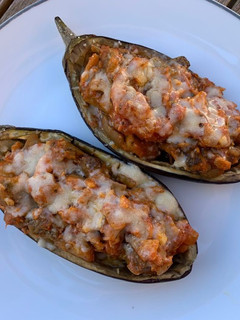 Una foto de Berenjenas rellenas de atún y tomate