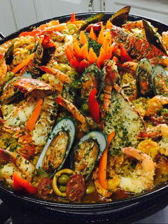 Una foto de Paella