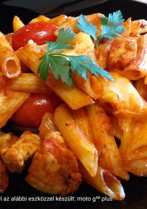 Olasz csirkés-mozzarellás penne recept fotója