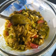 A picture of Palak paneer gravy maggi.