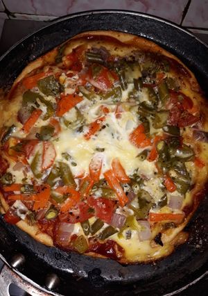তাওয়া পিজ্জা (tawa pizza recipe in Bengali) রেসিপির প্রধান ছবি