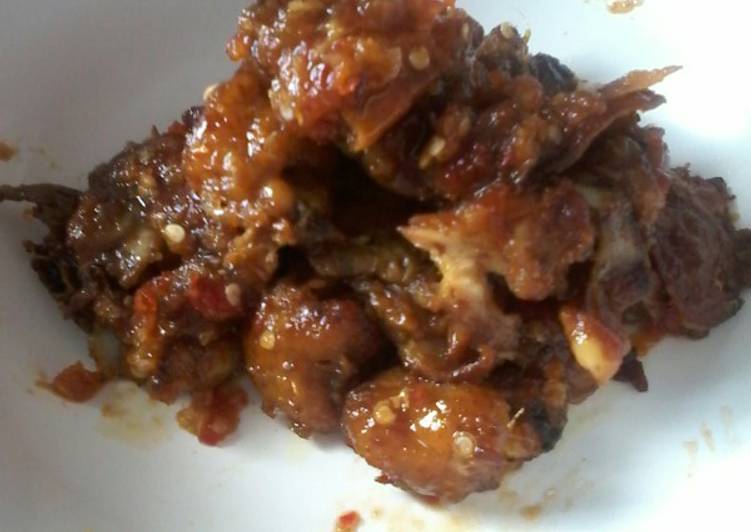 Brutu ayam geprek sambel goang
