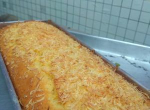 Foto resep Bolu tapai keju lembut irit telur #BeraniBaking by @dapurnyaayu