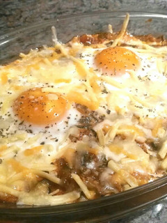 Una foto de Tallarines de calabacín con salsa de tomate gratinados con huevo