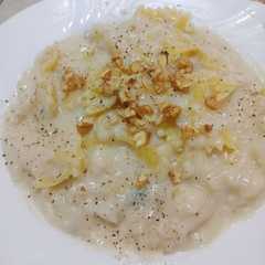 Foto di Farfalle con cavolfiore e besciamella con gorgonzola e parmigiano