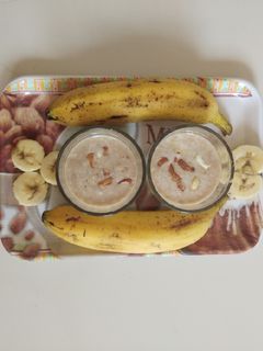 બનાના ચોકલેટ સ્મૂથી (Banana Chocolate Smoothie Recipe In Gujarati) રેસીપી મુખ્ય ફોટો