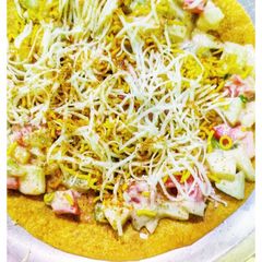 A picture of Cheese Khakra Chaat.