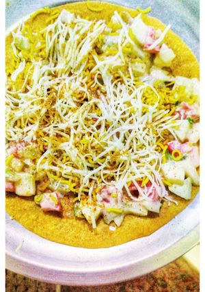 A picture of Cheese Khakra Chaat.