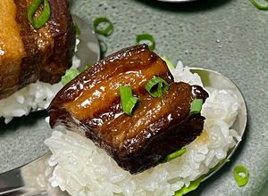 รูปของ หมูสามชอต(สูตรพะโล้-น้ำแดง แห้ง)