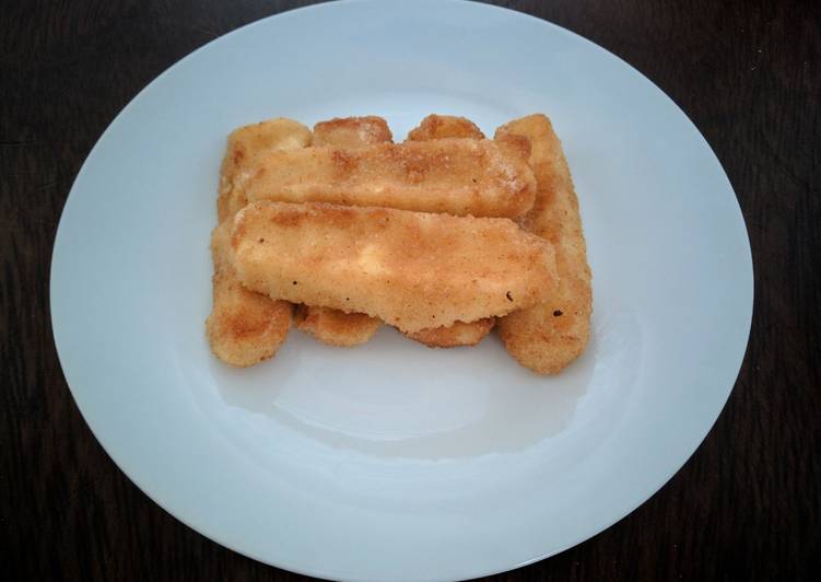 Dedos de queso empanizados