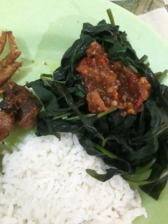 Foto resep Daun Ubi Brambang Asem