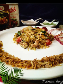 फ्रूट वेजी बिरयानी (fruit veggie biryani recipe in Hindi) रेसिपी मुख्य फोटो
