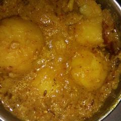 A picture of Dum aloo.